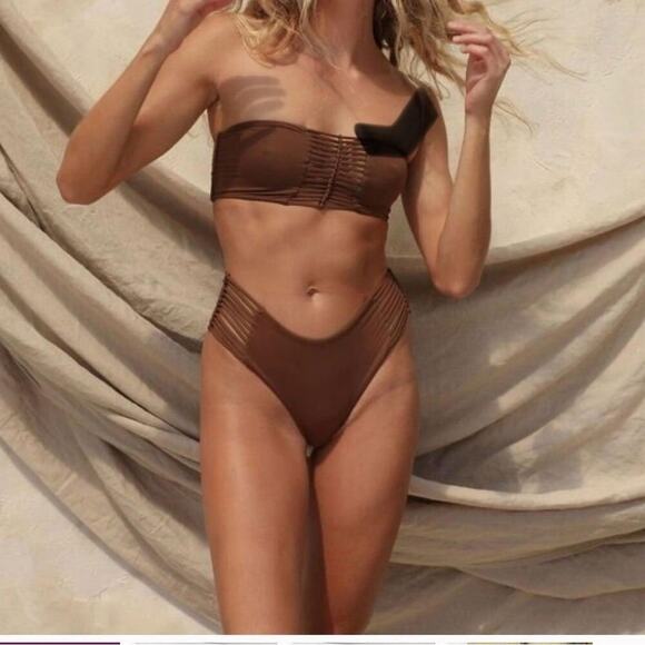 R447 Revolve x Stone Fox Swim NWT Inez Top - MSRP $88 - Picture 1 of 1